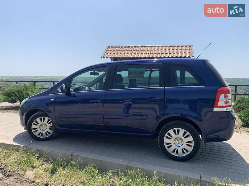 Мінівен Opel Zafira 2011 в Ямполі фото 4 Мінівен Opel Zafira 2011 в Ямполі