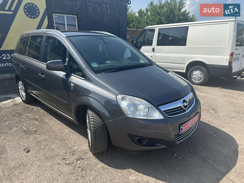 Минивэн Opel Zafira 2010 в Нежине