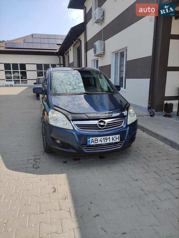 Мінівен Opel Zafira 2010 в Могилів-Подільському фото 2 Мінівен Opel Zafira 2010 в Могилів-Подільському