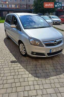 Минивэн Opel Zafira 2006 в Калуше