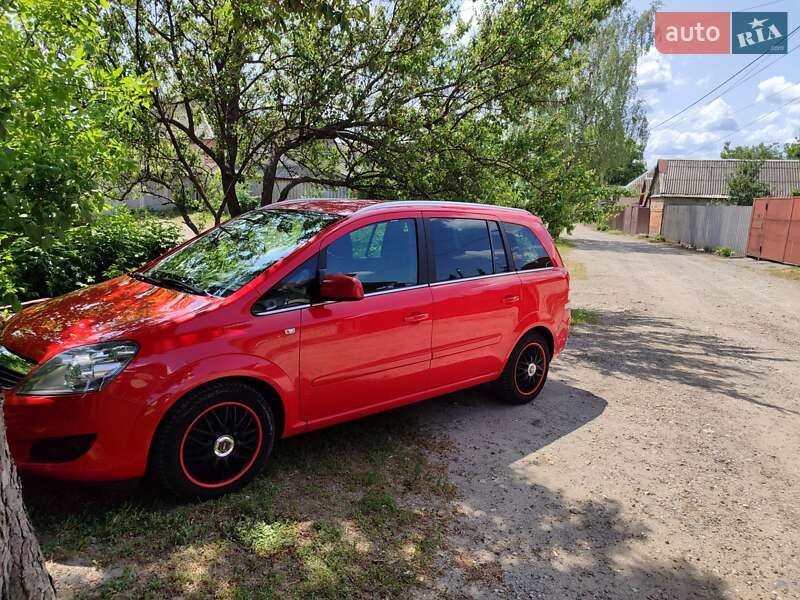 Минивэн Opel Zafira 2011 в 