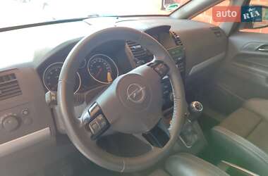 Минивэн Opel Zafira 2011 в 