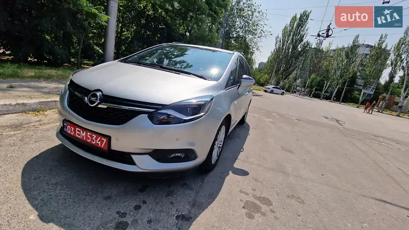 Opel Zafira 2018