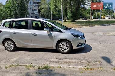 Минивэн Opel Zafira 2018 в 