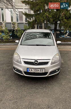 Минивэн Opel Zafira 2007 в Киеве