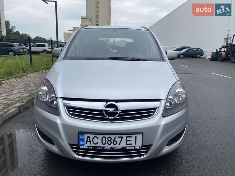 Минивэн Opel Zafira 2011 в Луцке