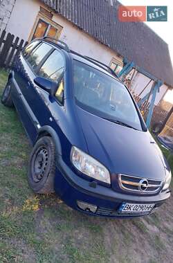 Минивэн Opel Zafira 2004 в Владимирце