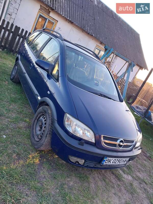 Opel Zafira 2004