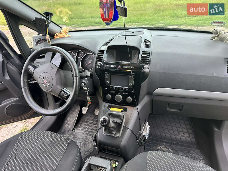 Минивэн Opel Zafira 2011 в Радехове