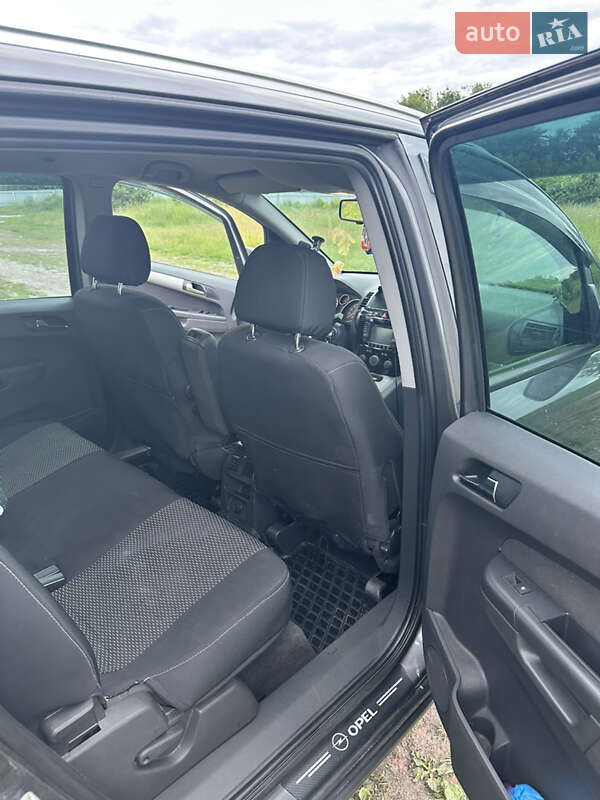 Минивэн Opel Zafira 2011 в Радехове