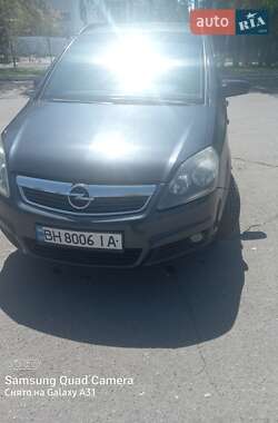 Минивэн Opel Zafira 2007 в 