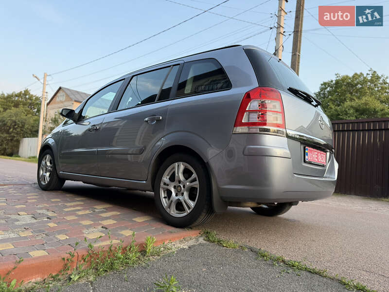 Минивэн Opel Zafira 2008 в Борисполе