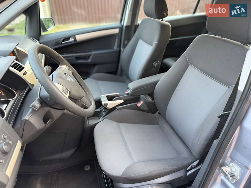 Минивэн Opel Zafira 2008 в Борисполе