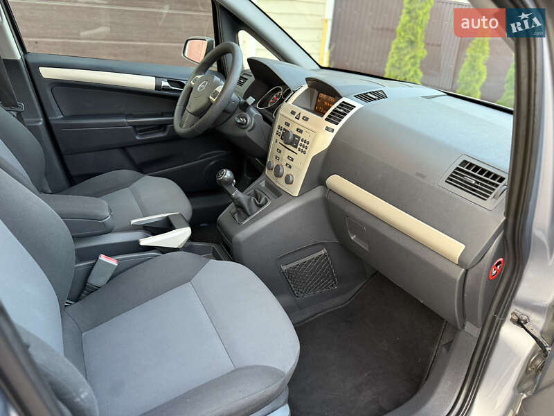 Минивэн Opel Zafira 2008 в Борисполе
