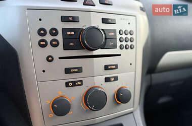 Минивэн Opel Zafira 2008 в 