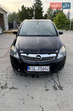 Минивэн Opel Zafira 2008 в Ивано-Франковске