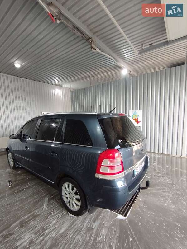 Минивэн Opel Zafira 2008 в Баре