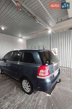 Минивэн Opel Zafira 2008 в 