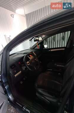 Минивэн Opel Zafira 2008 в 