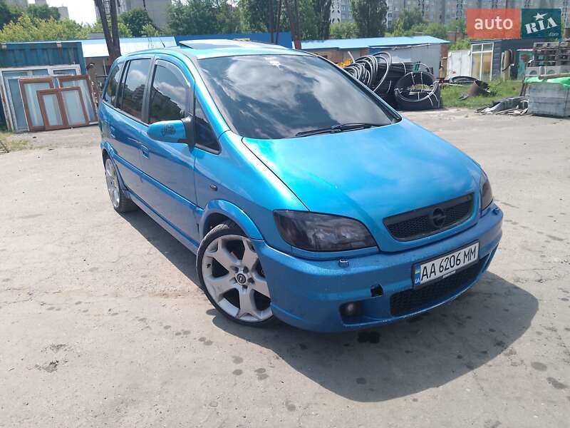 Мінівен Opel Zafira 2002 в Рівному