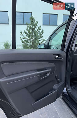Минивэн Opel Zafira 2007 в 