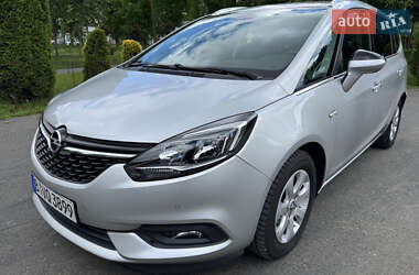 Минивэн Opel Zafira 2017 в 