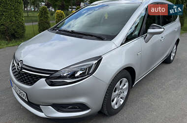 Минивэн Opel Zafira 2017 в 
