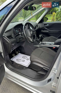 Минивэн Opel Zafira 2017 в 