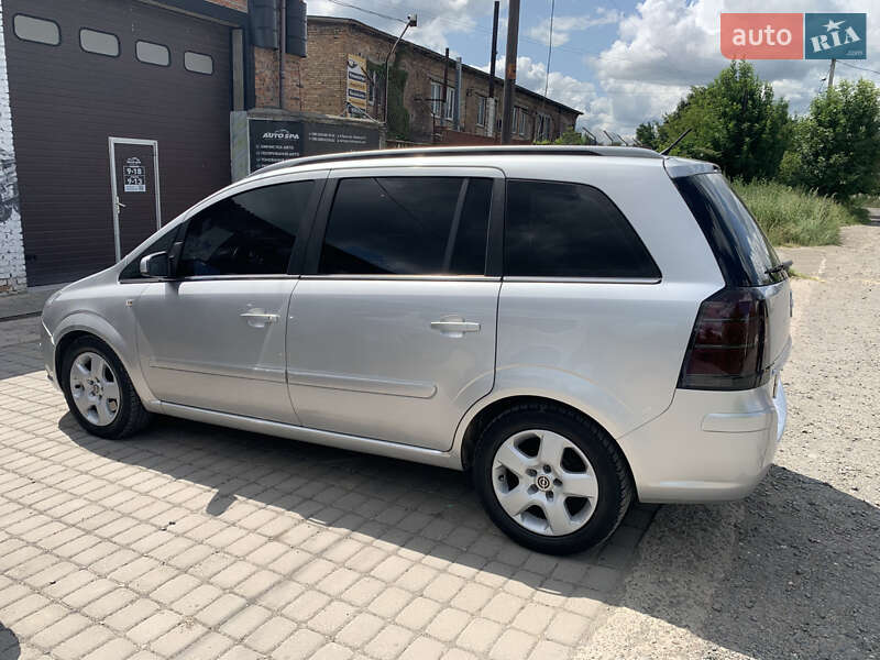 Минивэн Opel Zafira 2006 в Луцке