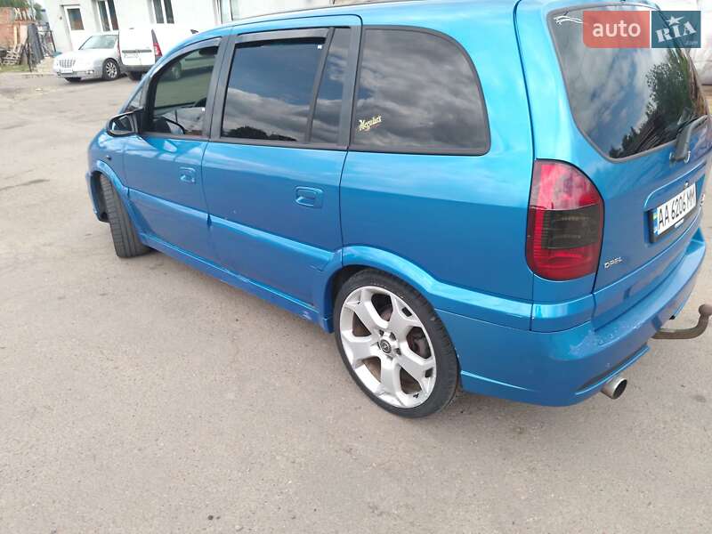 Мінівен Opel Zafira 2002 в Рівному