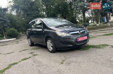 Минивэн Opel Zafira 2013 в Первомайске