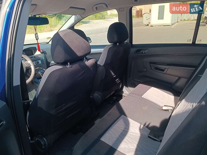 Минивэн Opel Zafira 2005 в Виннице