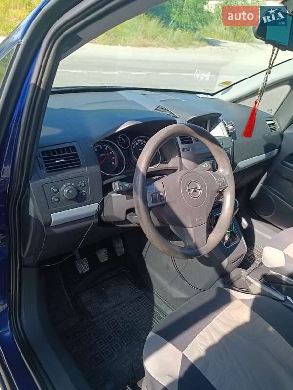 Минивэн Opel Zafira 2005 в Виннице
