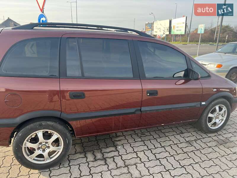 Мінівен Opel Zafira 2000 в Ужгороді