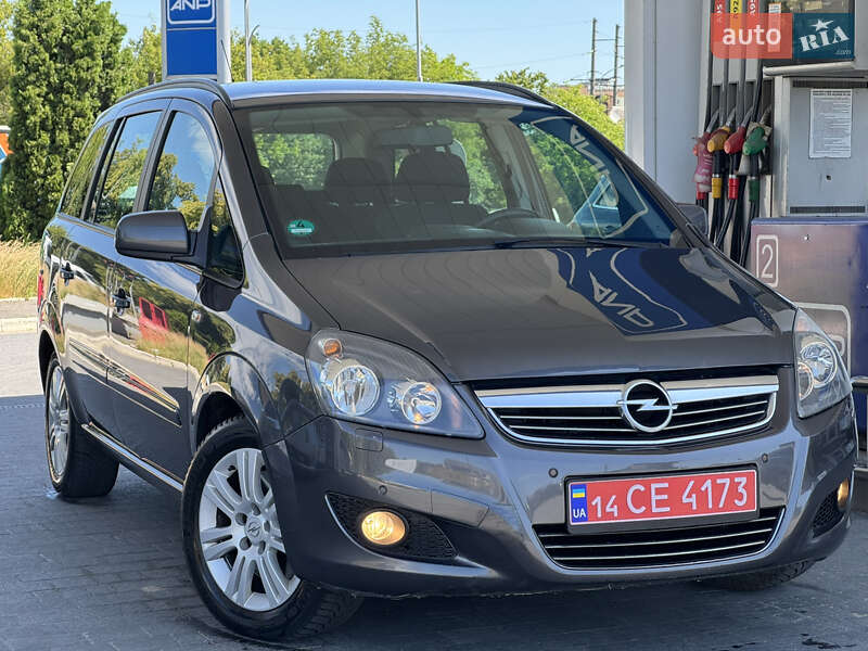 Минивэн Opel Zafira 2012 в 