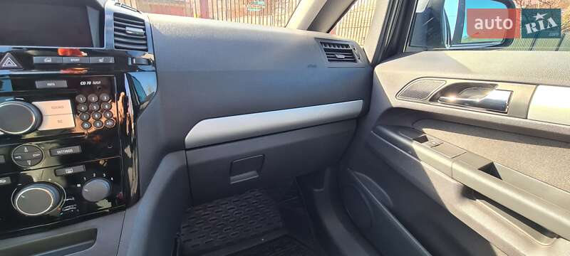 Мінівен Opel Zafira 2011 в Лисянці