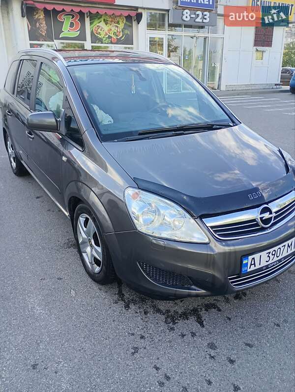 Минивэн Opel Zafira 2010 в Вышгороде