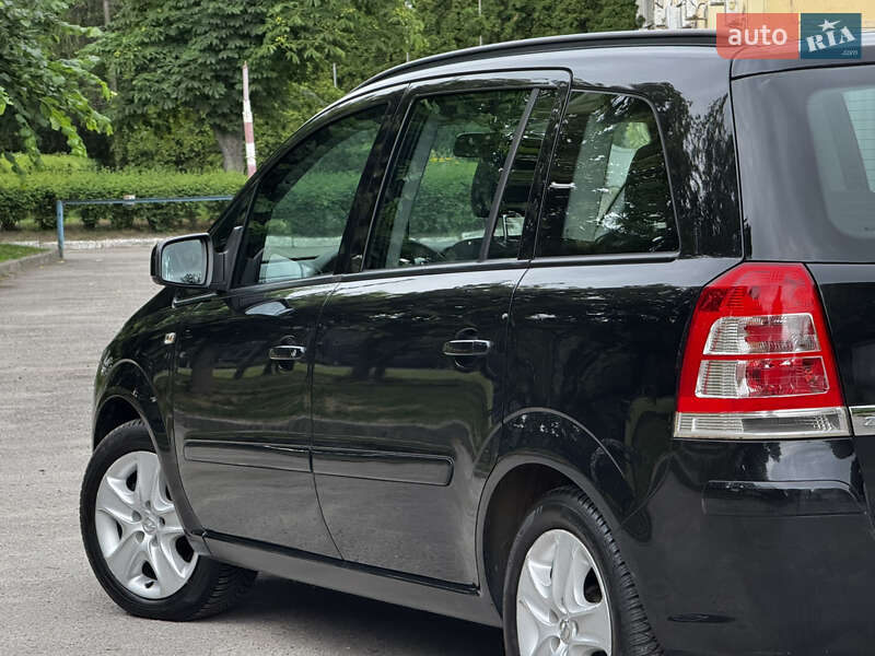 Минивэн Opel Zafira 2014 в Белой Церкви