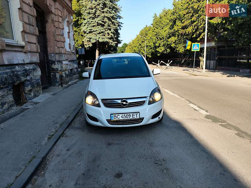 Opel Zafira 2011
