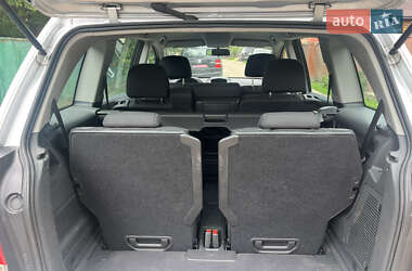 Минивэн Opel Zafira 2009 в 
