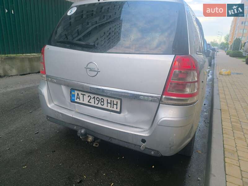 Минивэн Opel Zafira 2011 в Миргороде
