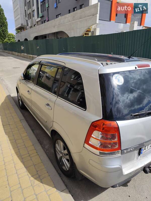 Минивэн Opel Zafira 2011 в Миргороде