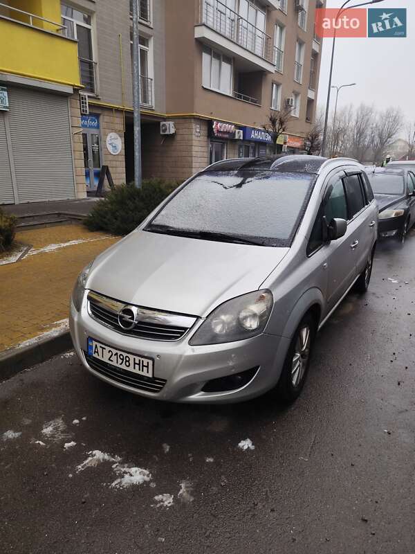 Opel Zafira 2011