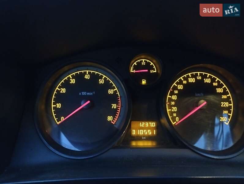 Мінівен Opel Zafira 2006 в Старокостянтинові