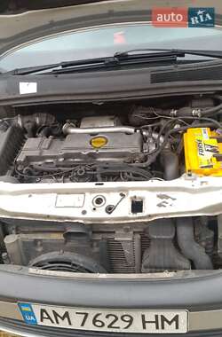 Мінівен Opel Zafira 2001 в Звягелі