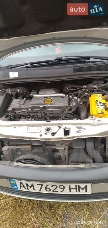 Opel Zafira 2001
