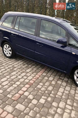 Минивэн Opel Zafira 2012 в 