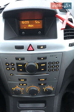 Минивэн Opel Zafira 2012 в 