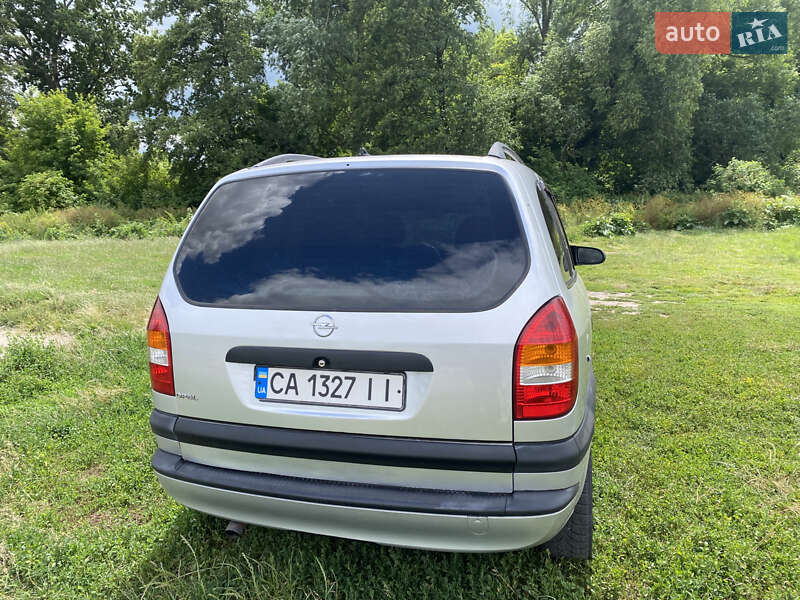 Мінівен Opel Zafira 2002 в Пирятині