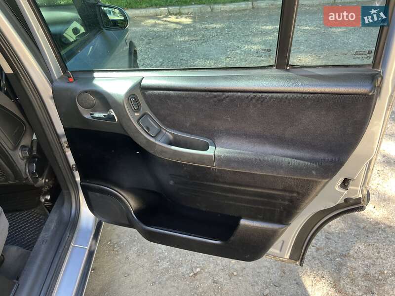 Минивэн Opel Zafira 2002 в Черновцах